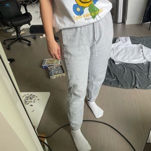 Aritzia TNA Cozy Boyfriend Sweatpant